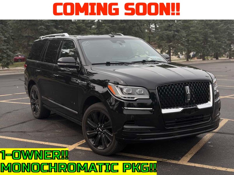 Lincoln Navigator Vehicle Full-screen Gallery Image 01