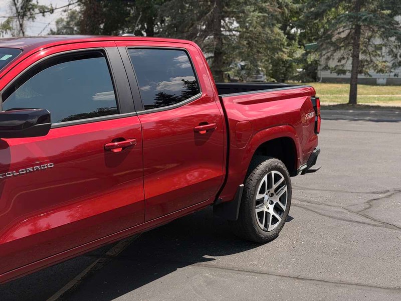 Chevrolet Colorado Vehicle Full-screen Gallery Image 03