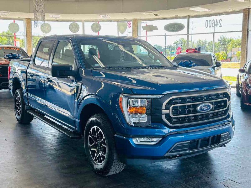 Ford F-150 Vehicle Full-screen Gallery Image 01