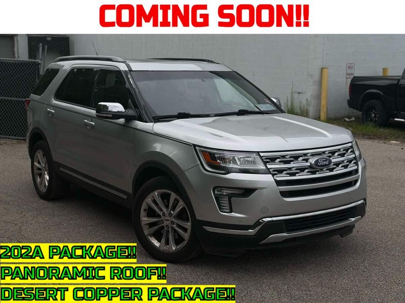 Ford Explorer Vehicle Full-screen Gallery Image 01