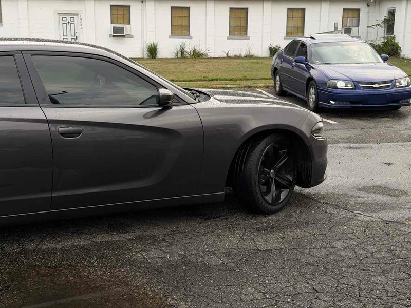 Dodge Charger Vehicle Full-screen Gallery Image 03