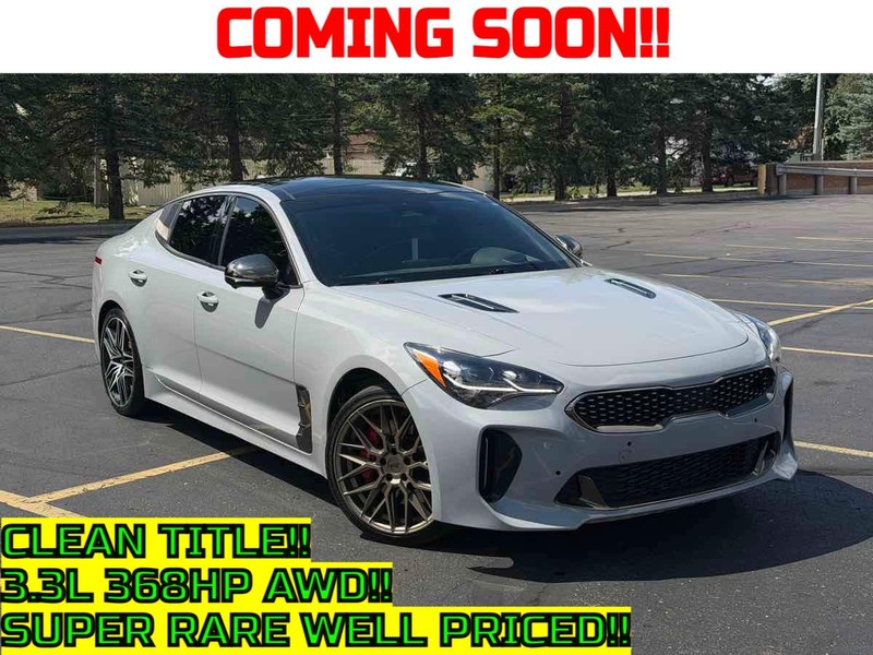 Kia Stinger Vehicle Full-screen Gallery Image 01