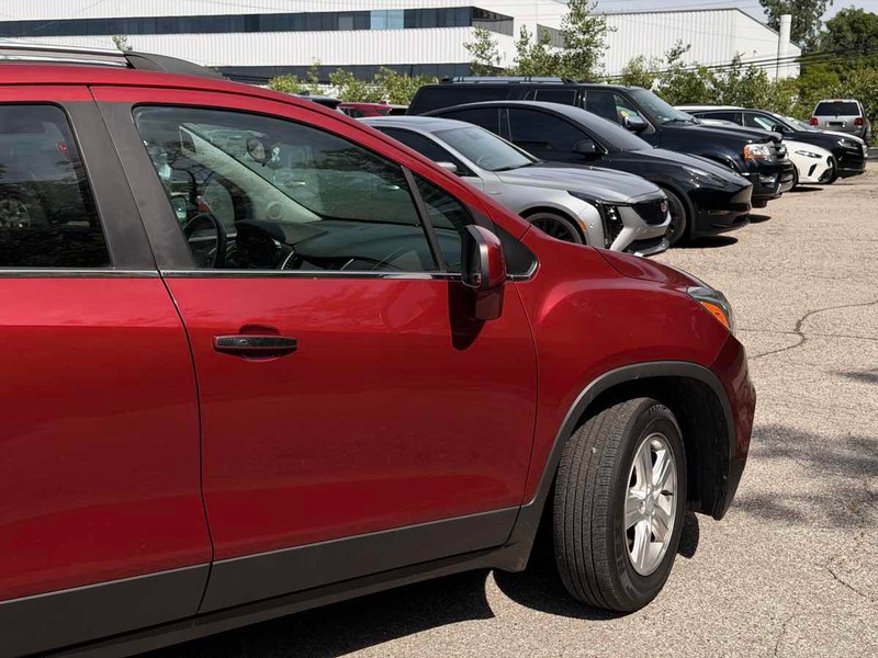 Chevrolet Trax Vehicle Full-screen Gallery Image 03