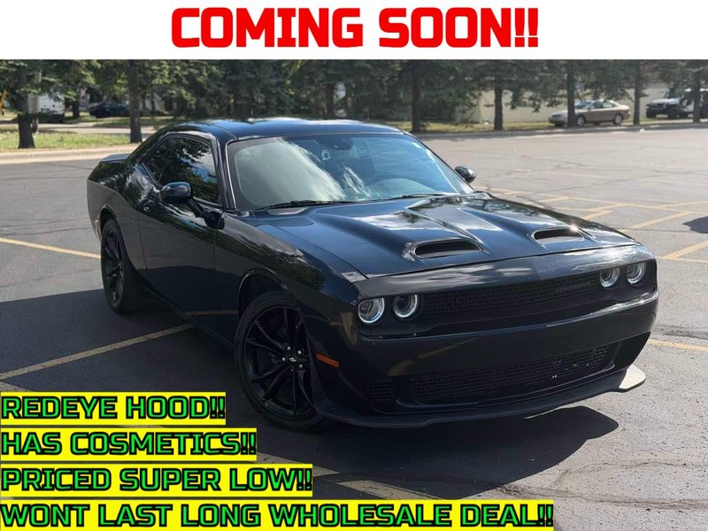 Dodge Challenger Vehicle Full-screen Gallery Image 01