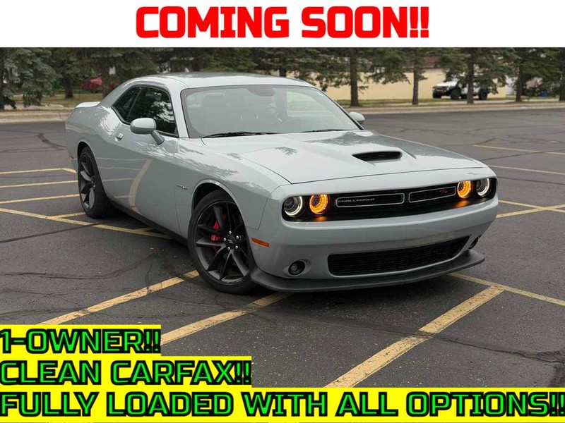Dodge Challenger Vehicle Full-screen Gallery Image 01