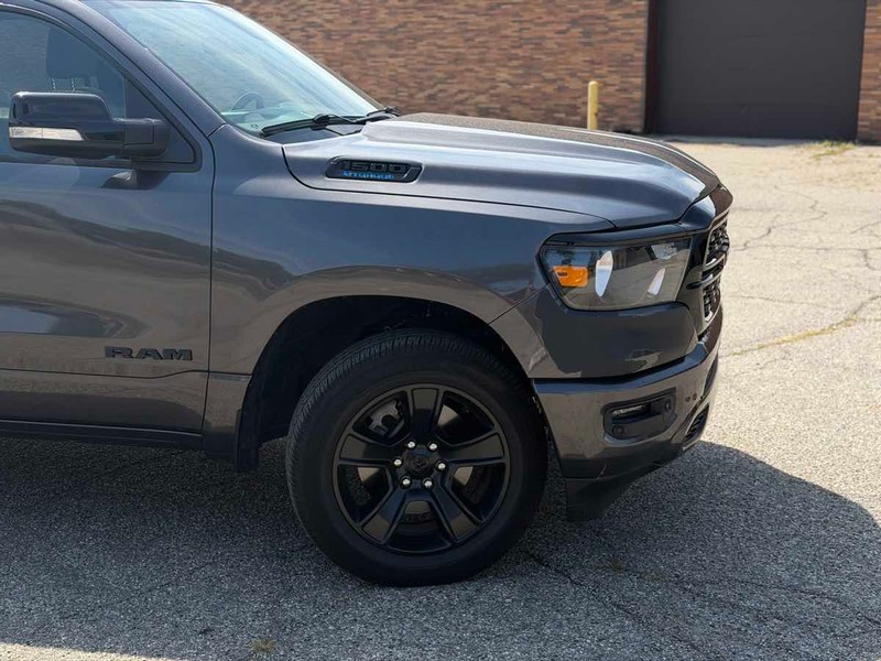 Ram 1500 Vehicle Full-screen Gallery Image 03