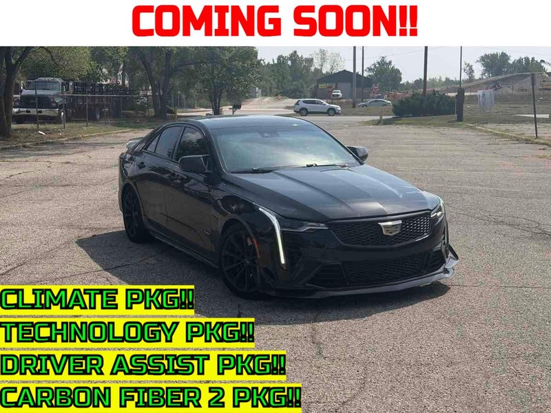 Cadillac CT4-V Vehicle Full-screen Gallery Image 01