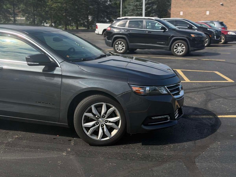 Chevrolet Impala Vehicle Full-screen Gallery Image 02