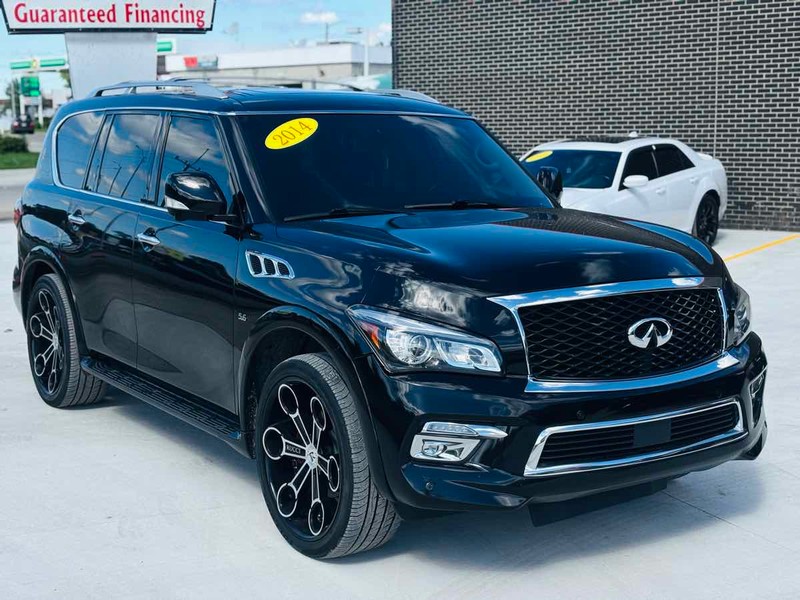 INFINITI QX80 Vehicle Full-screen Gallery Image 02