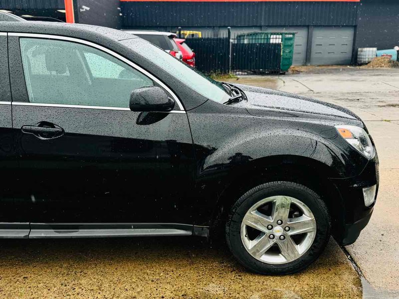 Chevrolet Equinox Vehicle Full-screen Gallery Image 02