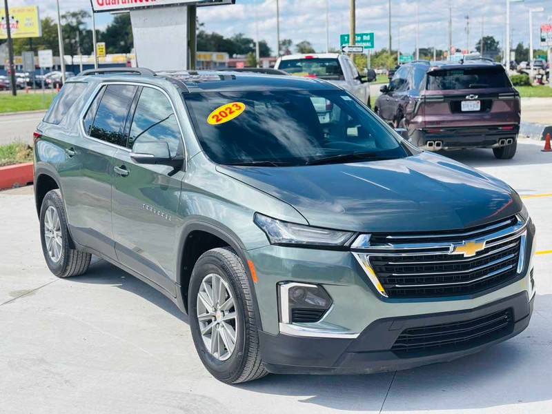 Chevrolet Traverse Vehicle Full-screen Gallery Image 02
