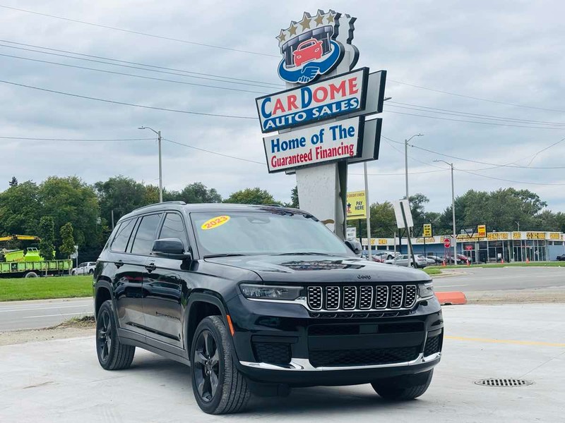 Jeep Grand Cherokee L Vehicle Full-screen Gallery Image 01