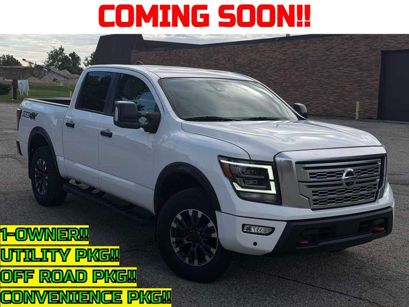 Nissan Titan Vehicle Full-screen Gallery Image 01
