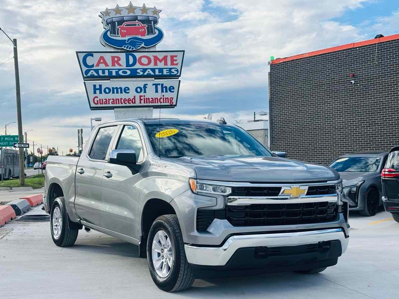 Chevrolet Silverado 1500 Vehicle Full-screen Gallery Image 01