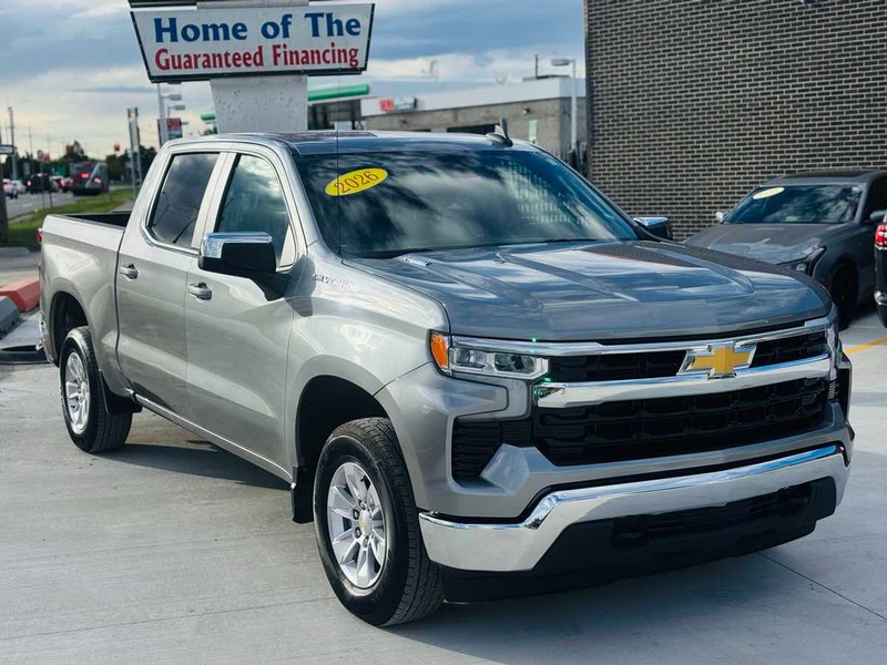 Chevrolet Silverado 1500 Vehicle Full-screen Gallery Image 02