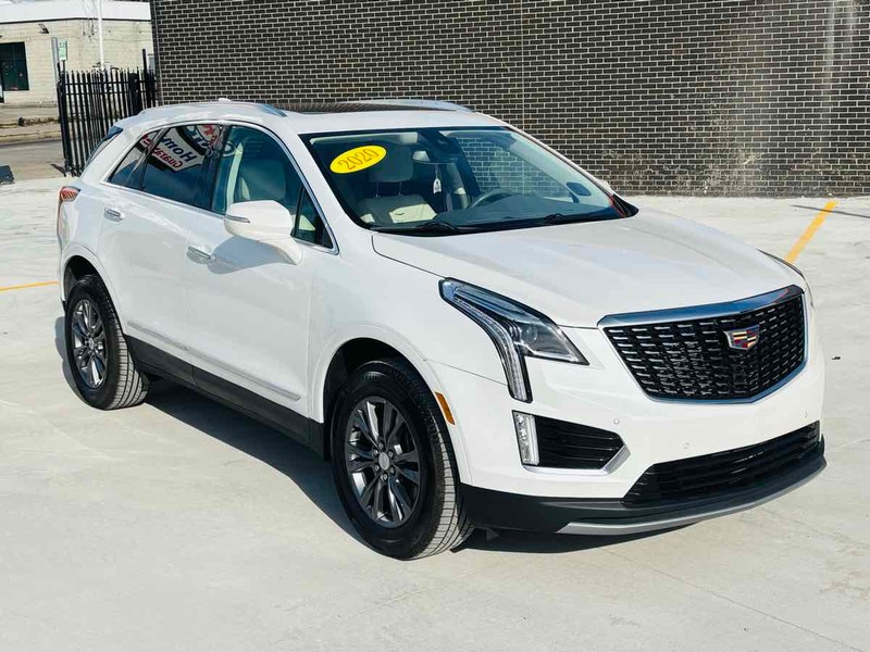 Cadillac XT5 Vehicle Full-screen Gallery Image 02
