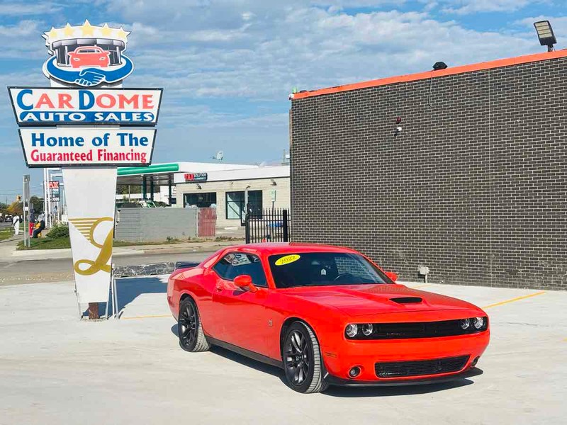 Dodge Challenger Vehicle Full-screen Gallery Image 01