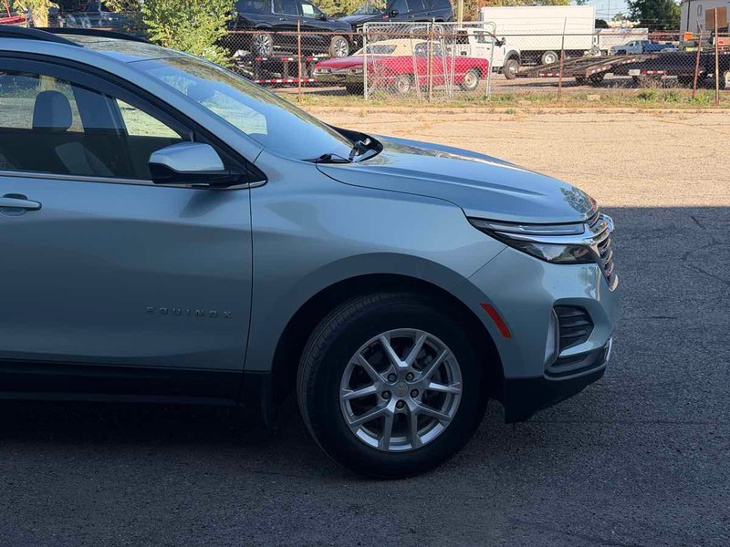 Chevrolet Equinox Vehicle Full-screen Gallery Image 03