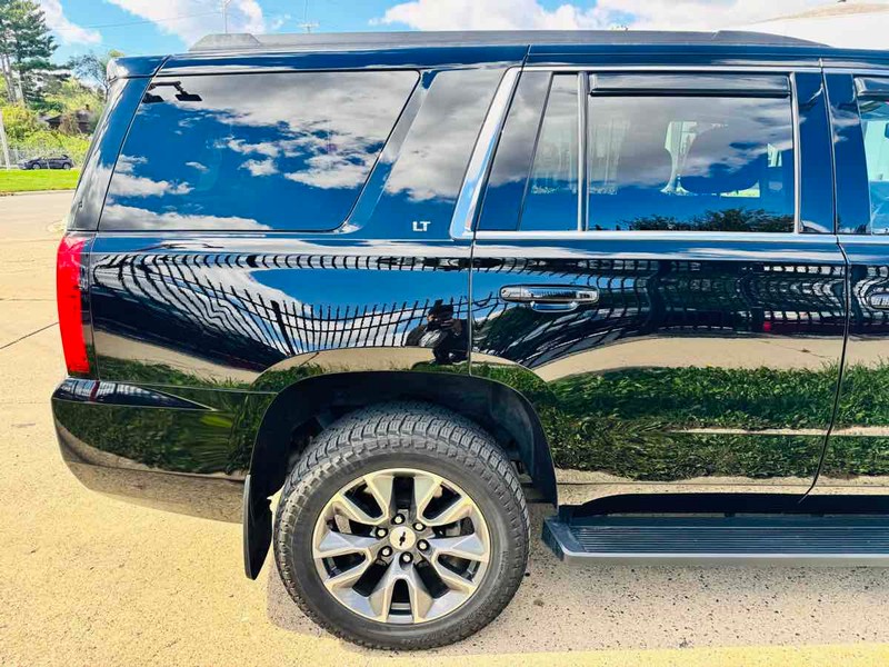 Chevrolet Tahoe Vehicle Full-screen Gallery Image 03