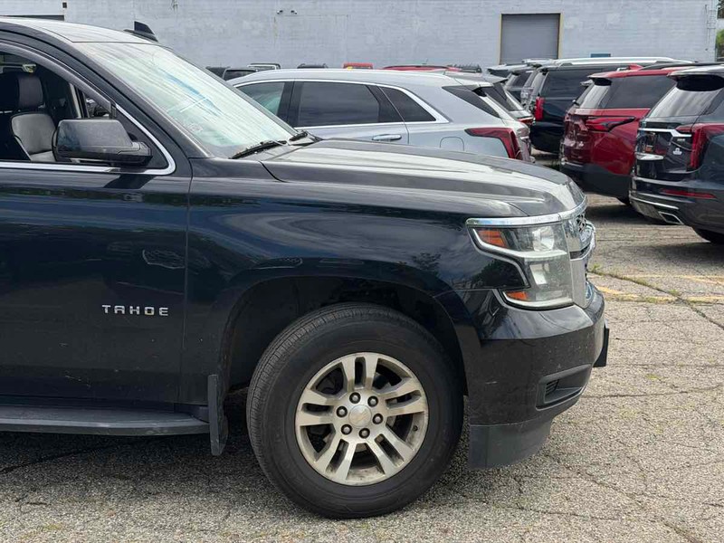 Chevrolet Tahoe Vehicle Full-screen Gallery Image 03