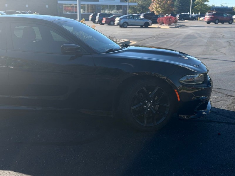 Dodge Charger Vehicle Full-screen Gallery Image 02
