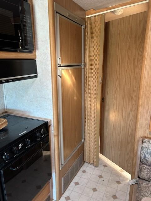 Ford Fleetwood Vehicle Full-screen Gallery Image 14