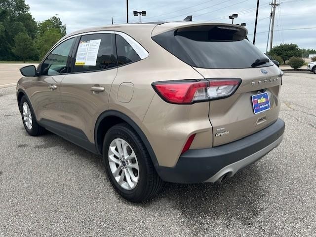 2021 Ford Escape SE photo 2