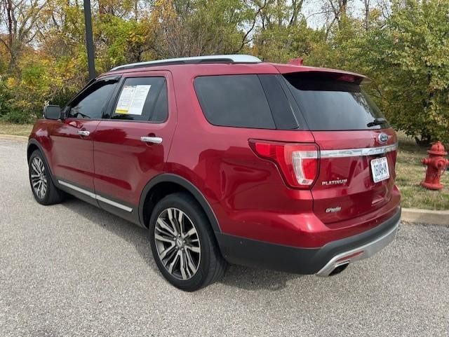 2017 Ford Explorer Platinum photo 2