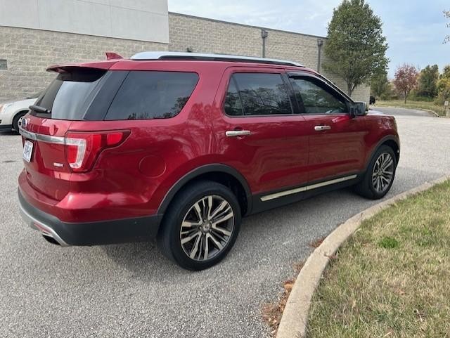 2017 Ford Explorer Platinum photo 3