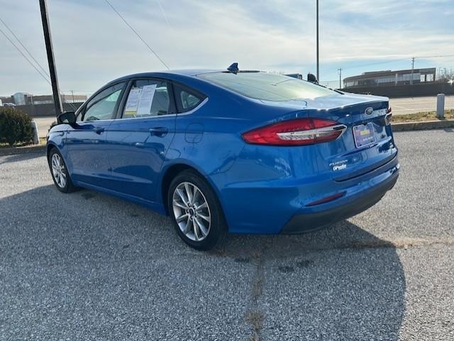 2019 Ford Fusion SE photo 3