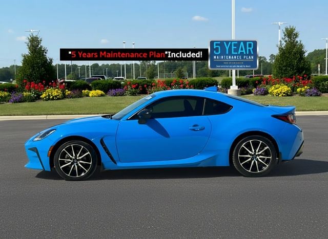 Toyota GR86 Vehicle Full-screen Gallery Image 02