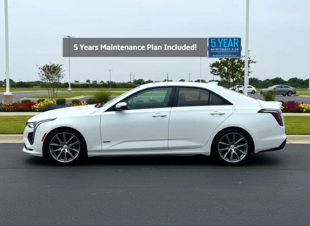 Cadillac CT4 Vehicle Full-screen Gallery Image 02