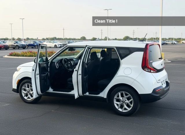 Kia Soul Vehicle Full-screen Gallery Image 03
