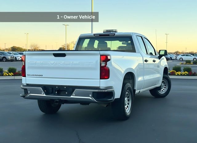 Chevrolet Silverado 1500 Vehicle Full-screen Gallery Image 03
