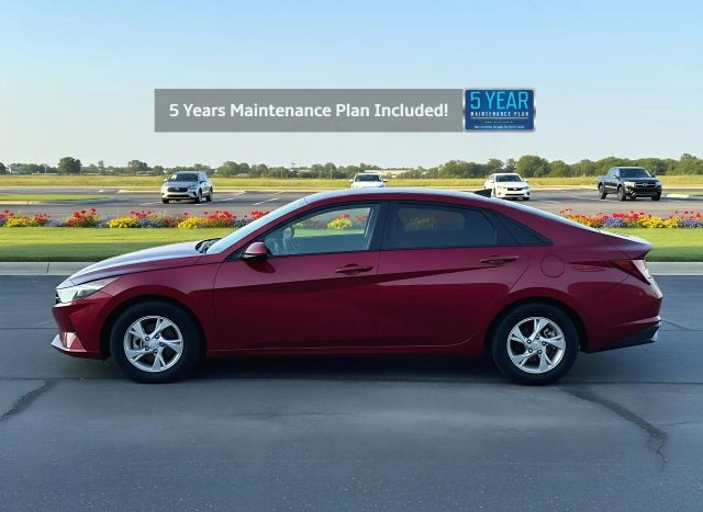 Hyundai Elantra Vehicle Full-screen Gallery Image 02