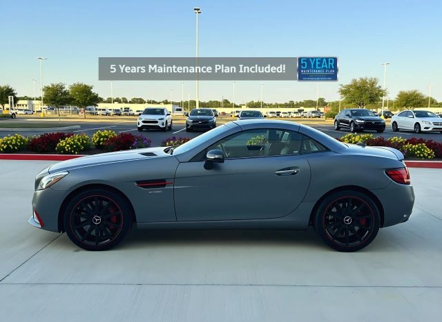 Mercedes-Benz SLC Vehicle Full-screen Gallery Image 02