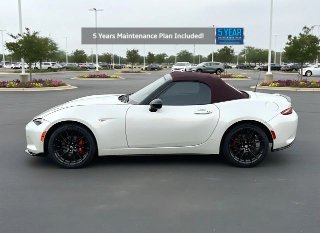 Mazda MX-5 Miata Vehicle Full-screen Gallery Image 02