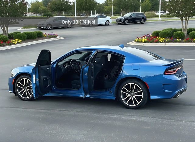 Dodge Charger Vehicle Full-screen Gallery Image 03