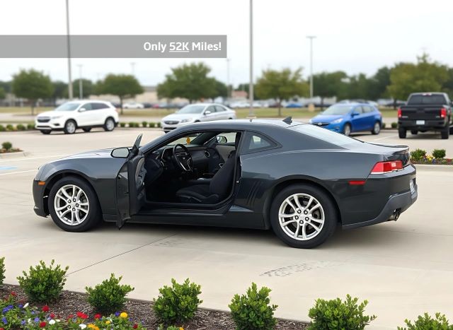 Chevrolet Camaro Vehicle Full-screen Gallery Image 03