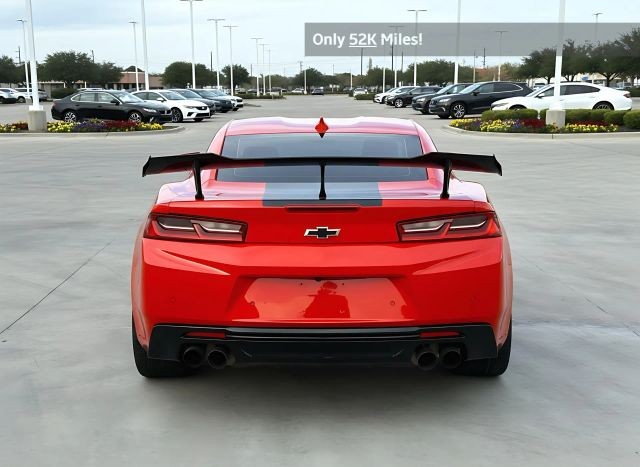 Chevrolet Camaro Vehicle Full-screen Gallery Image 03