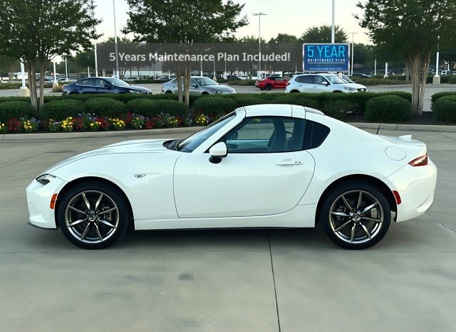 Mazda MX-5 Miata RF Vehicle Full-screen Gallery Image 02