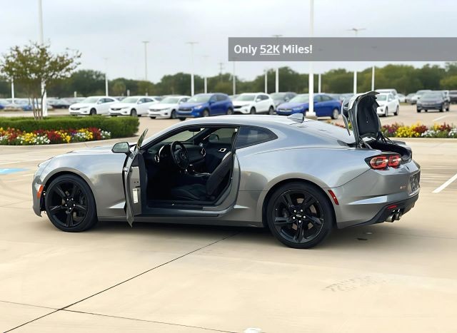 Chevrolet Camaro Vehicle Full-screen Gallery Image 03
