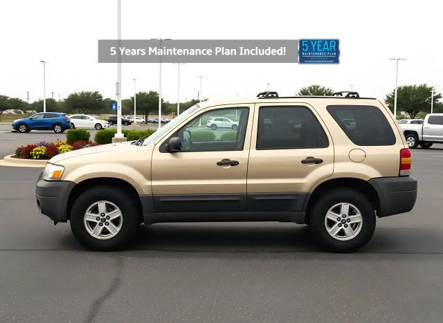 Ford Escape Vehicle Full-screen Gallery Image 02