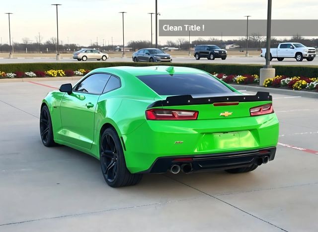 Chevrolet Camaro Vehicle Full-screen Gallery Image 03