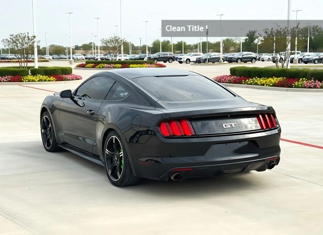 Ford Mustang Vehicle Full-screen Gallery Image 03