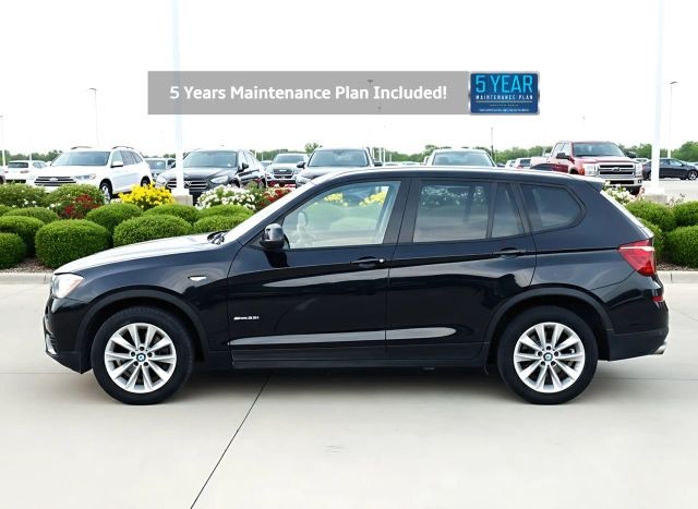 BMW X3 Vehicle Full-screen Gallery Image 02