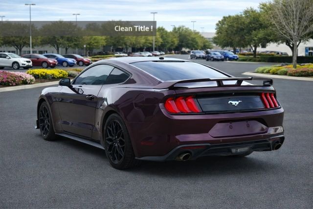 Ford Mustang Vehicle Full-screen Gallery Image 03