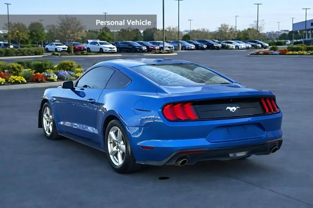 Ford Mustang Vehicle Full-screen Gallery Image 03