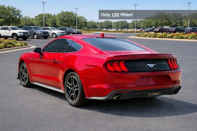 Ford Mustang Vehicle Full-screen Gallery Image 03