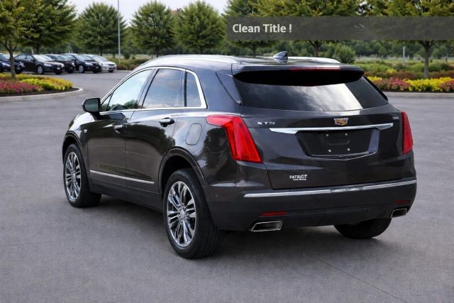 Cadillac XT5 Vehicle Full-screen Gallery Image 03
